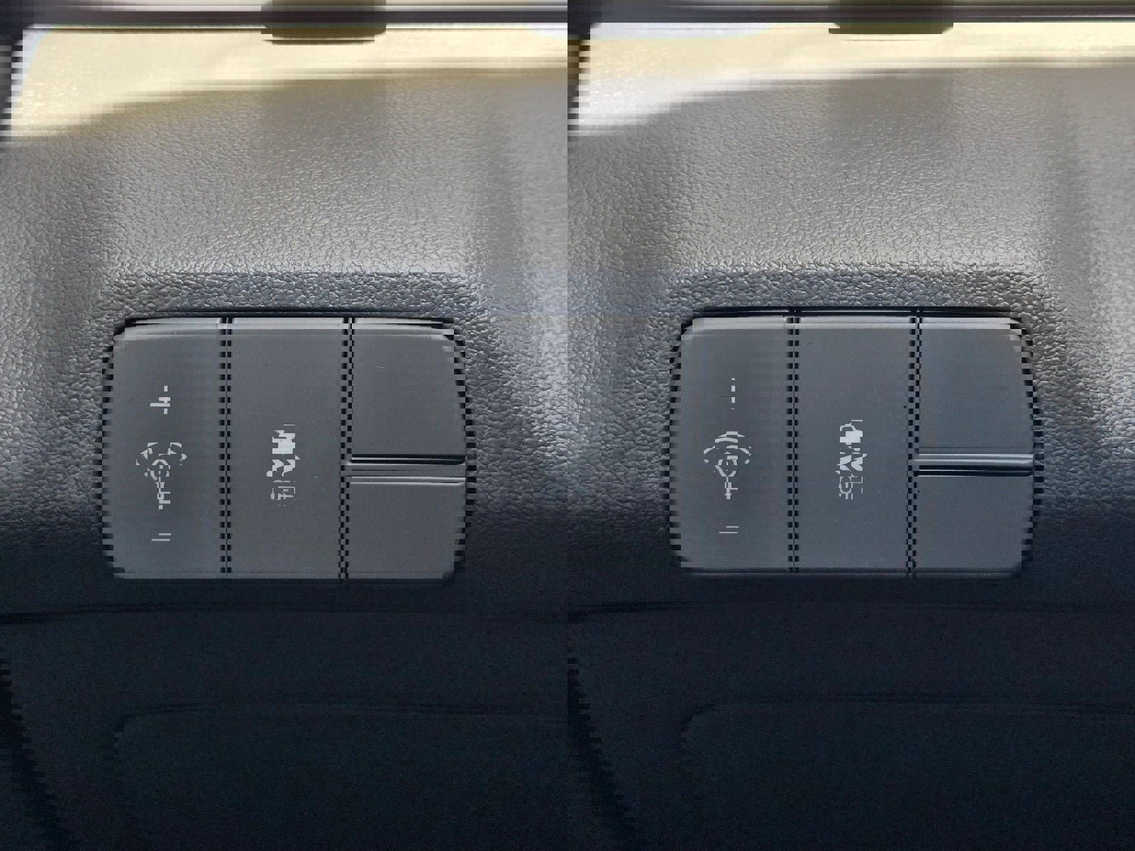 Certified 2025 Hyundai Elantra Sport image 22