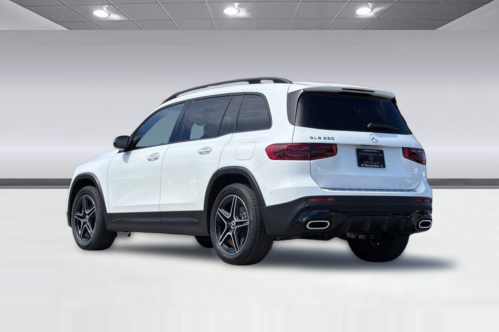 Used 2024 Mercedes-Benz GLB 250 image 3