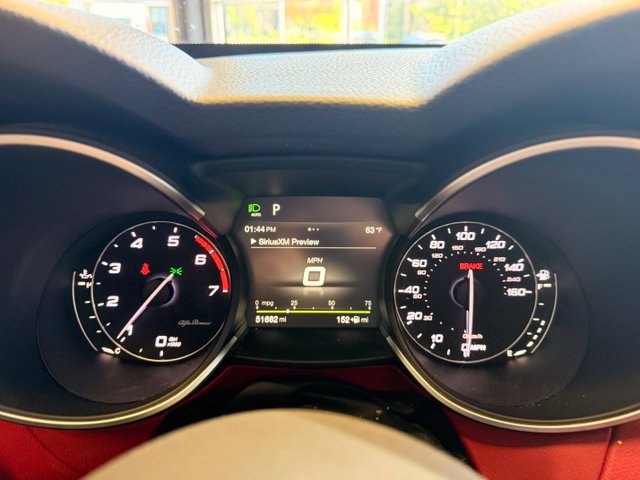 Used 2018 Alfa Romeo Stelvio Sport w/ Quick Order Package 22J Sport AWD/4WD image 17
