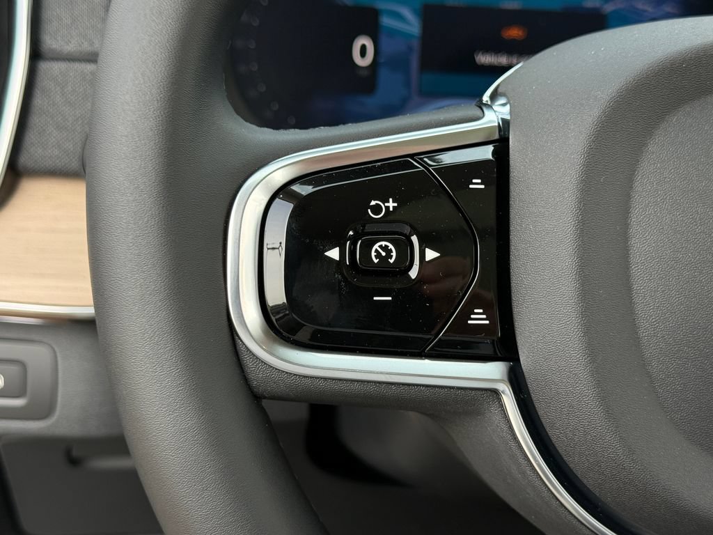 New 2026 Volvo XC90 T8 Plus AWD/4WD image 36
