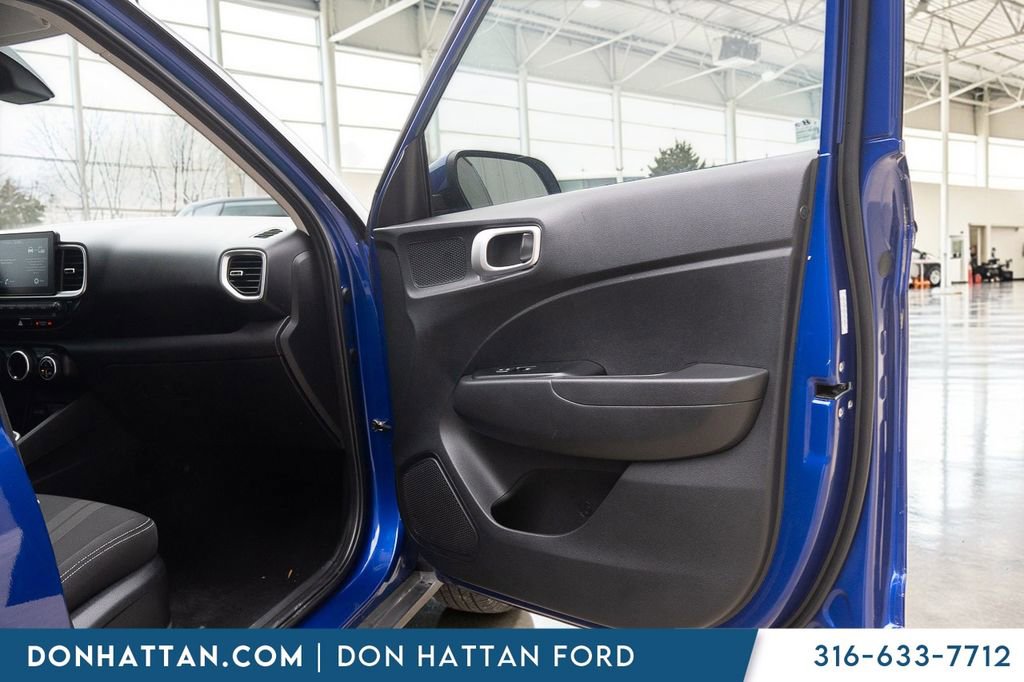 Used 2020 Hyundai Venue SEL image 20