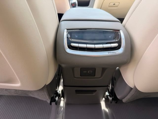 Used 2024 Cadillac XT6 Premium Luxury w/ Technology Package AWD/4WD image 34