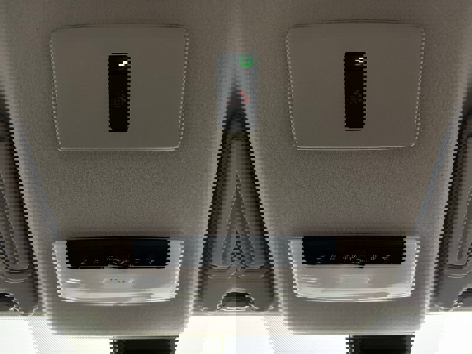 New 2025 Nissan Versa SR image 20