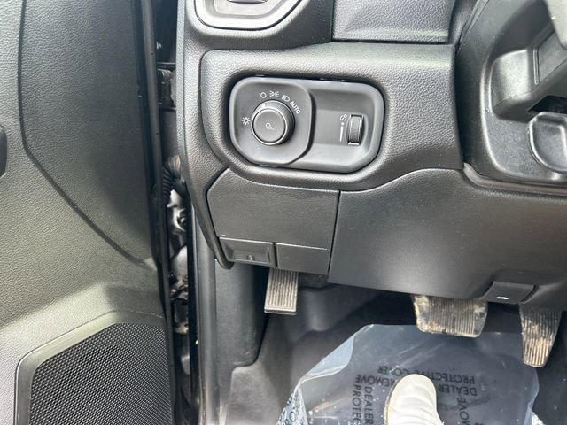 Used 2024 RAM 2500 Tradesman w/ Chrome Appearance Group image 28