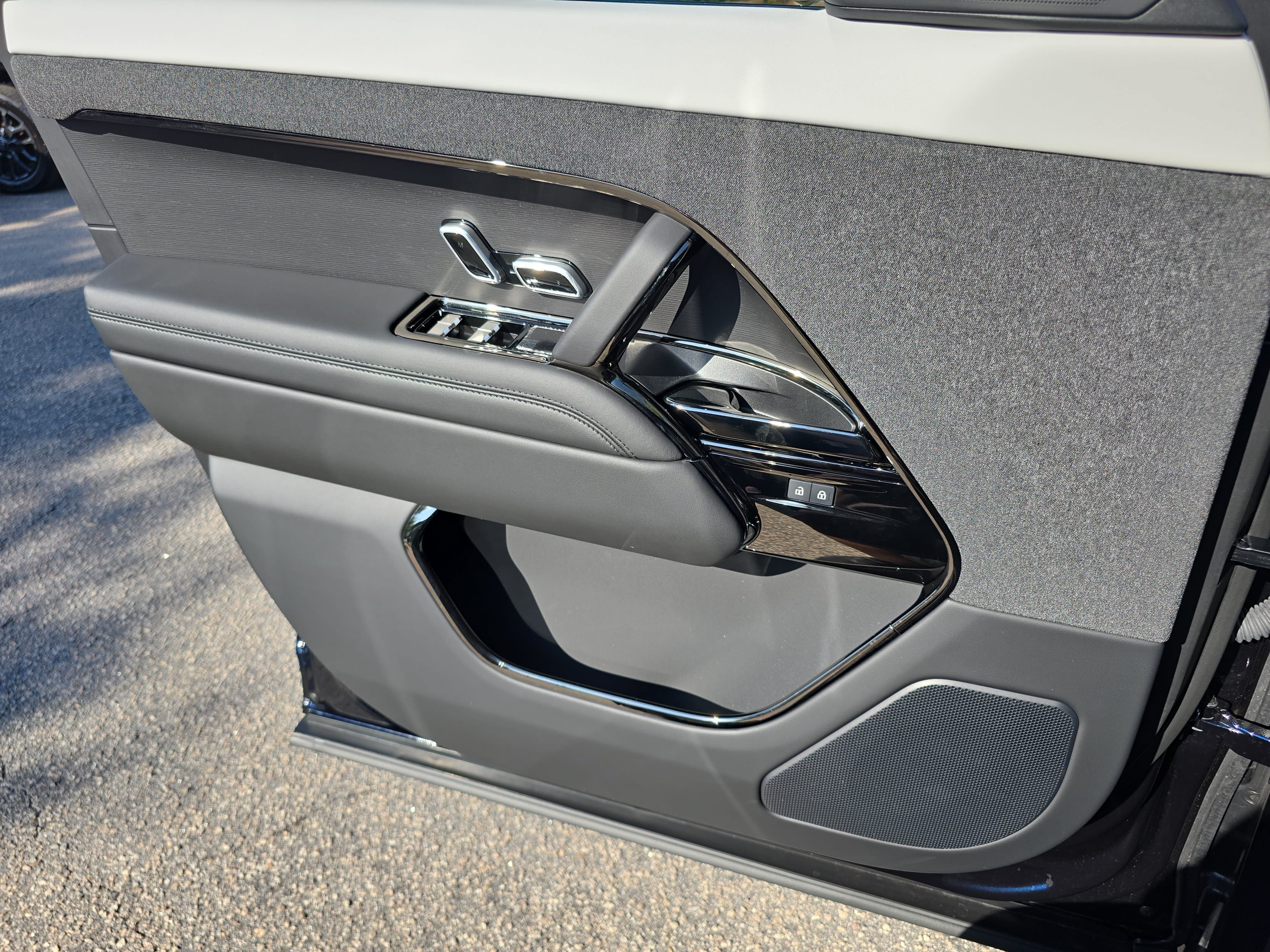 New 2026 Land Rover Range Rover Sport Dynamic SE AWD/4WD image 28