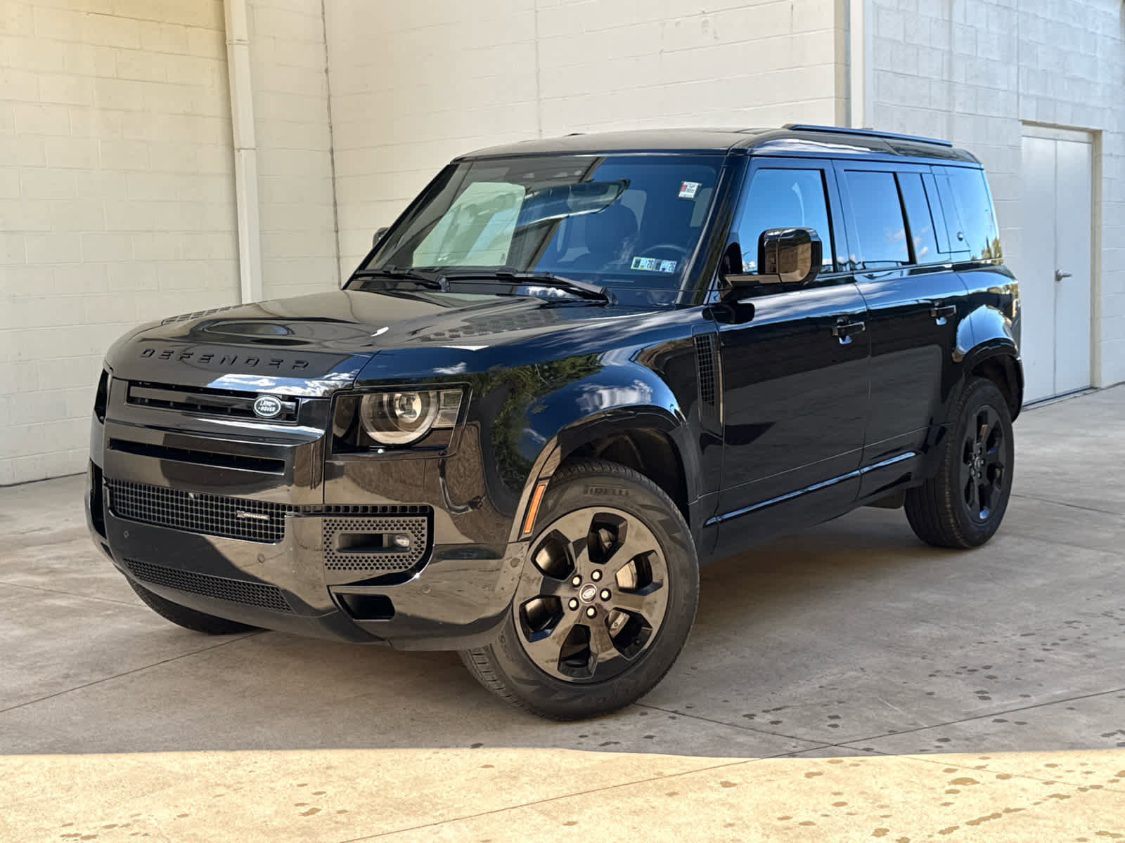 Certified 2023 Land Rover Defender 110 X-Dynamic SE image 1
