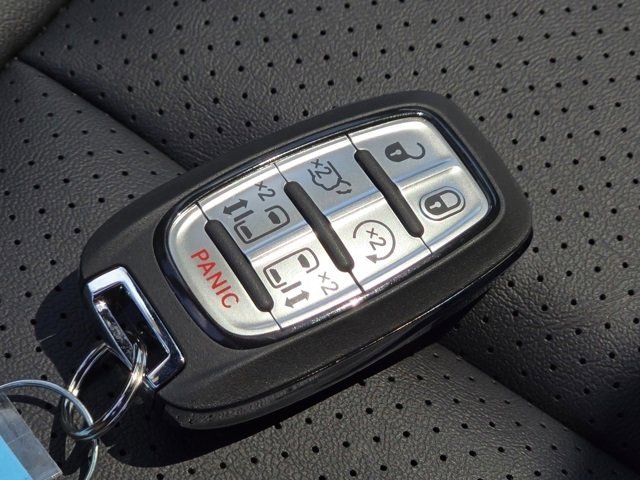 New 2026 Chrysler Pacifica Select image 34
