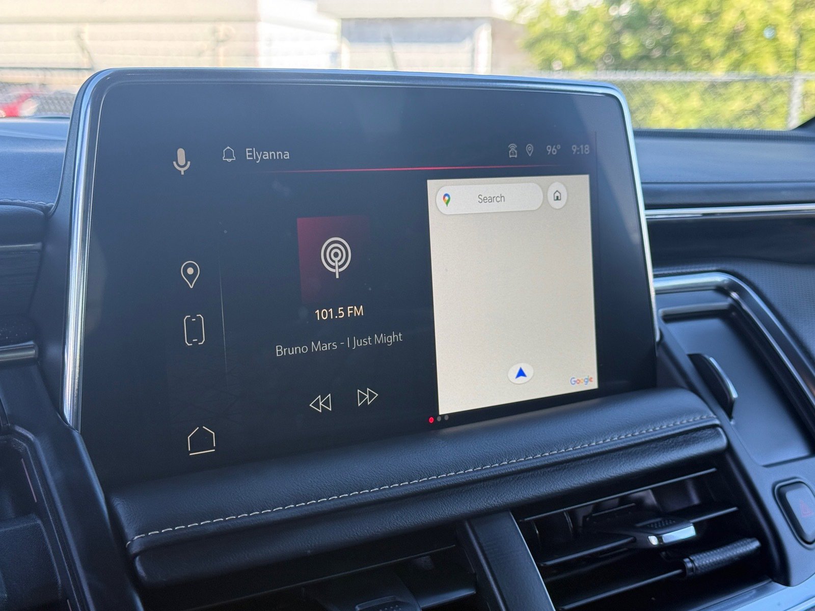 Used 2024 GMC Yukon XL SLT w/ SLT Luxury Package image 18