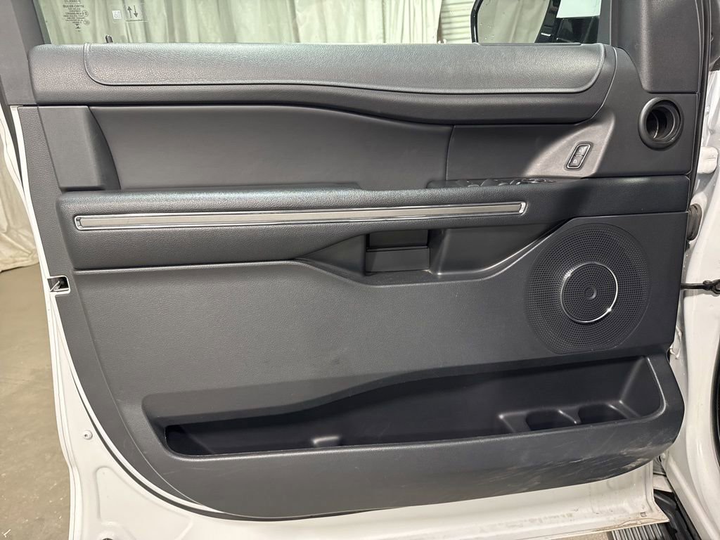 Used 2024 Ford Expedition XLT AWD/4WD image 16