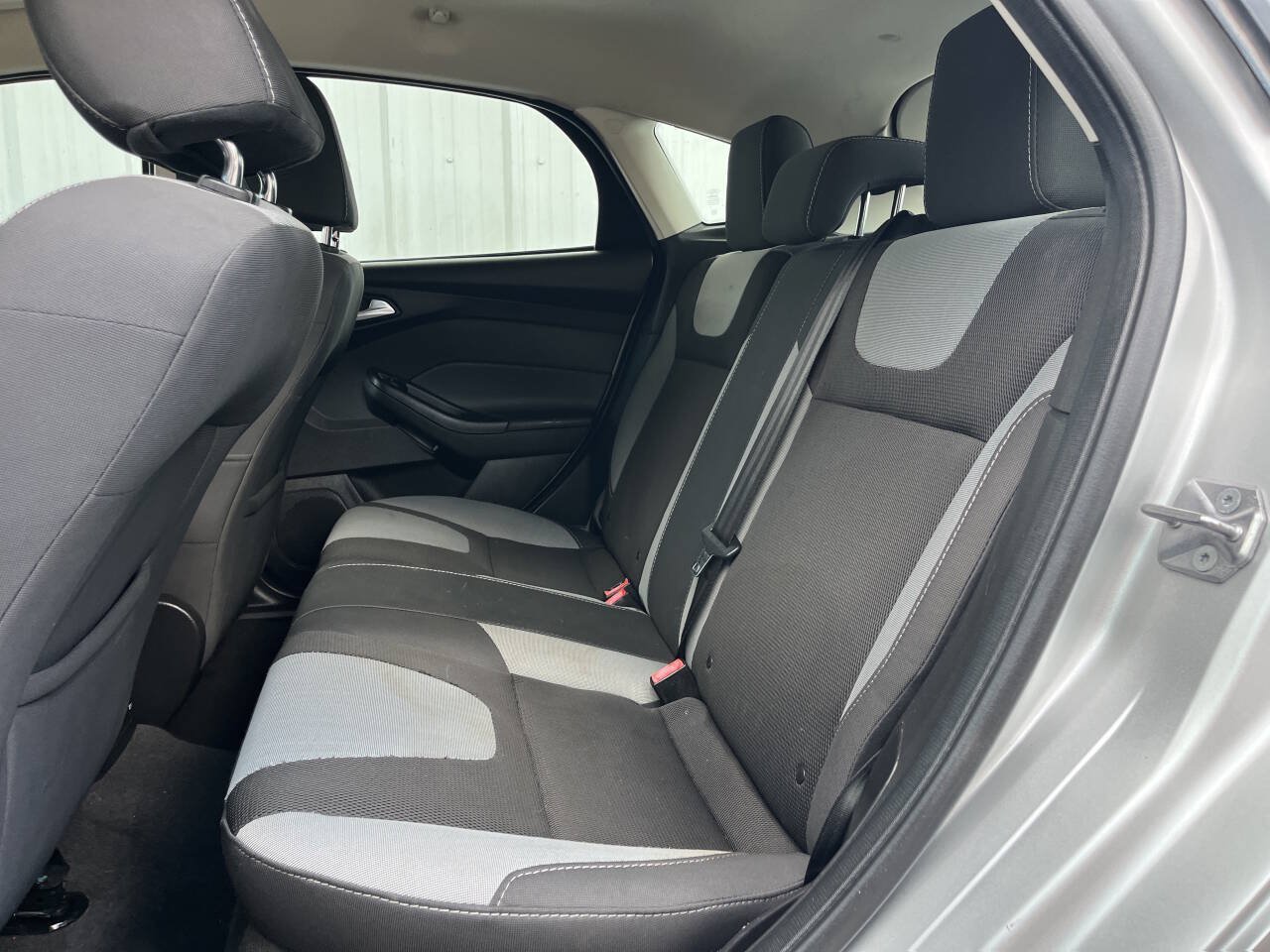 Used 2014 Ford Focus SE w/ SE Sport Package FWD image 11