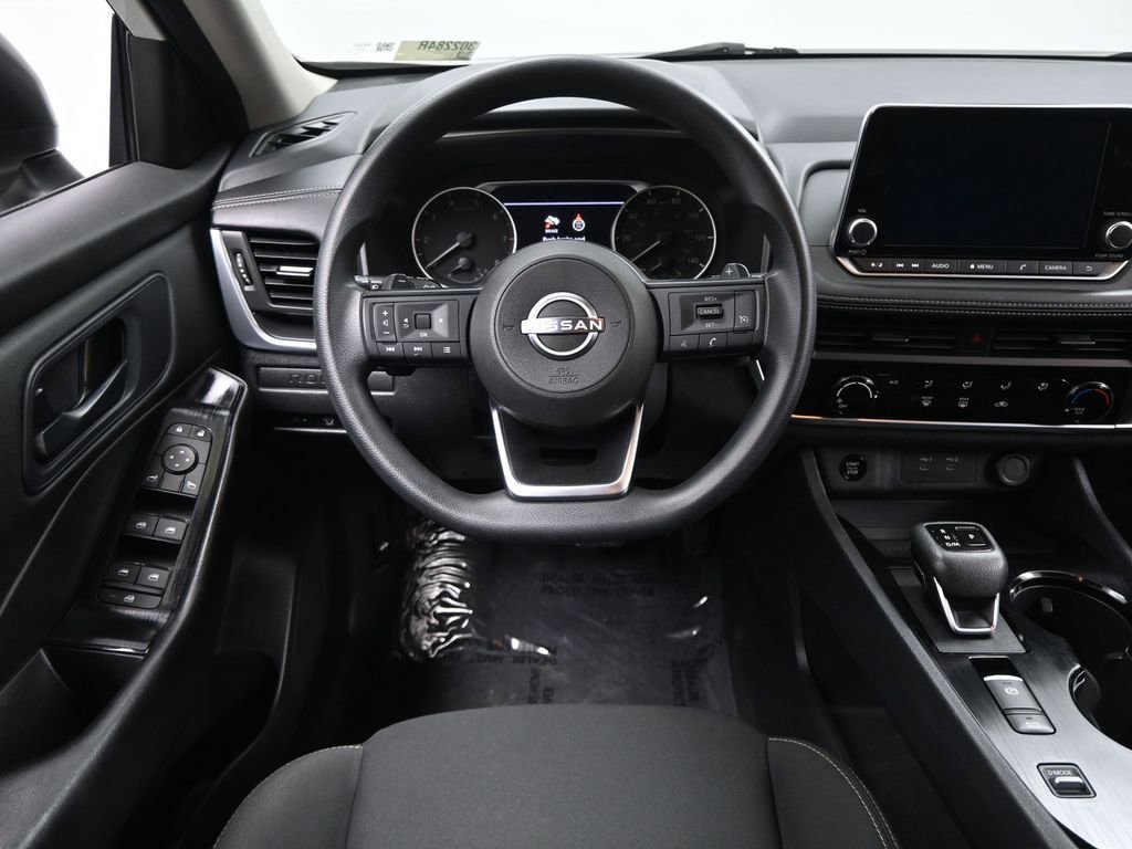 Used 2024 Nissan Rogue S image 17