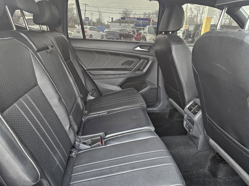 Used 2024 Volkswagen Tiguan SE R-Line image 36