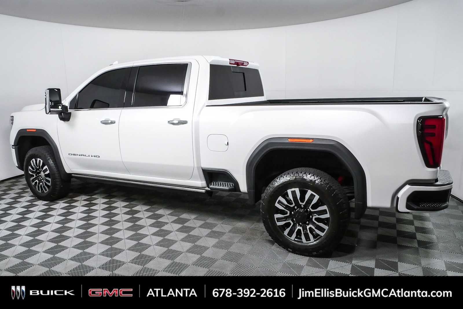 Used 2025 GMC Sierra 2500 Denali Ultimate AWD/4WD image 30
