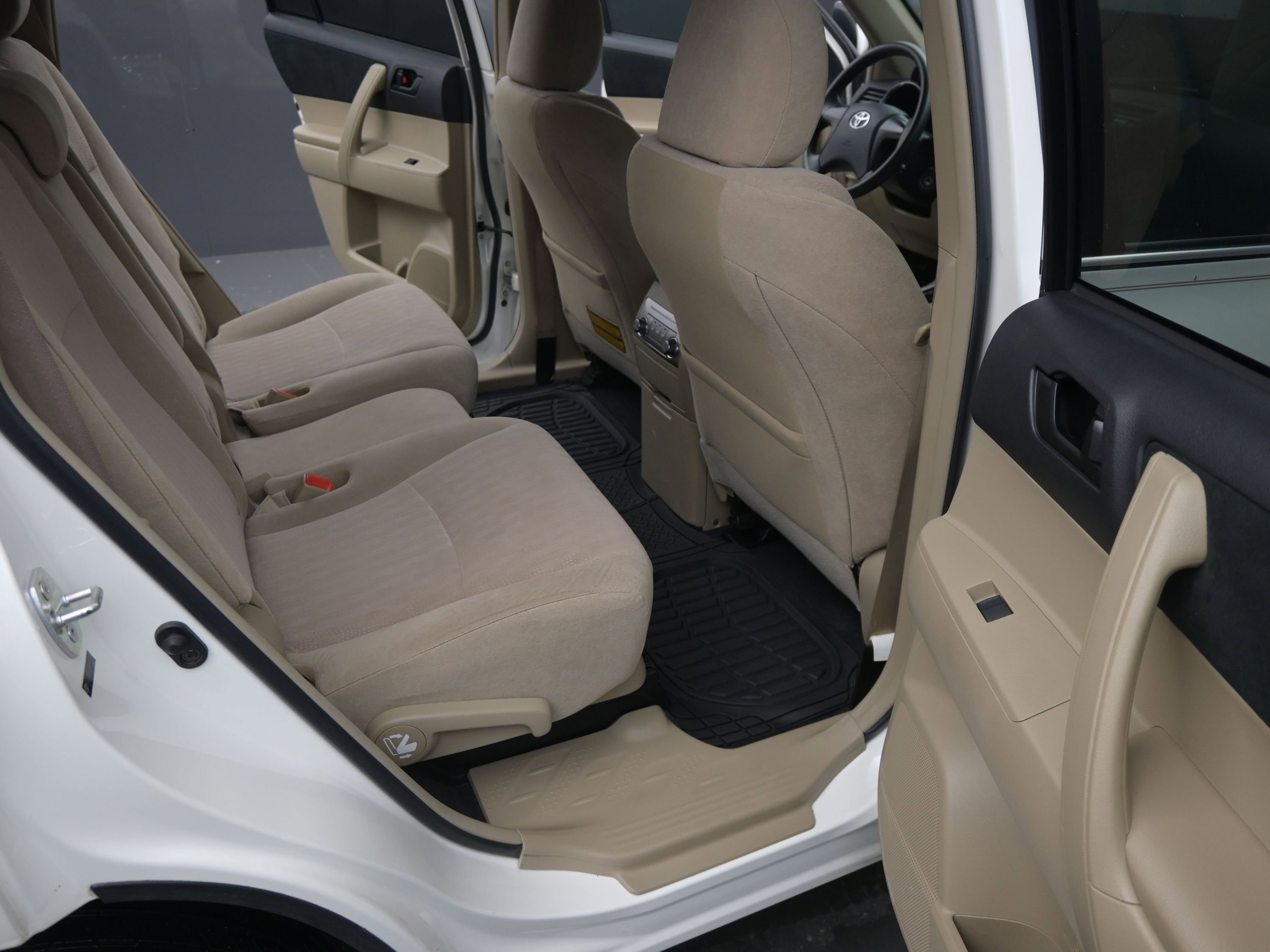 Used 2011 Toyota Highlander 2WD image 17