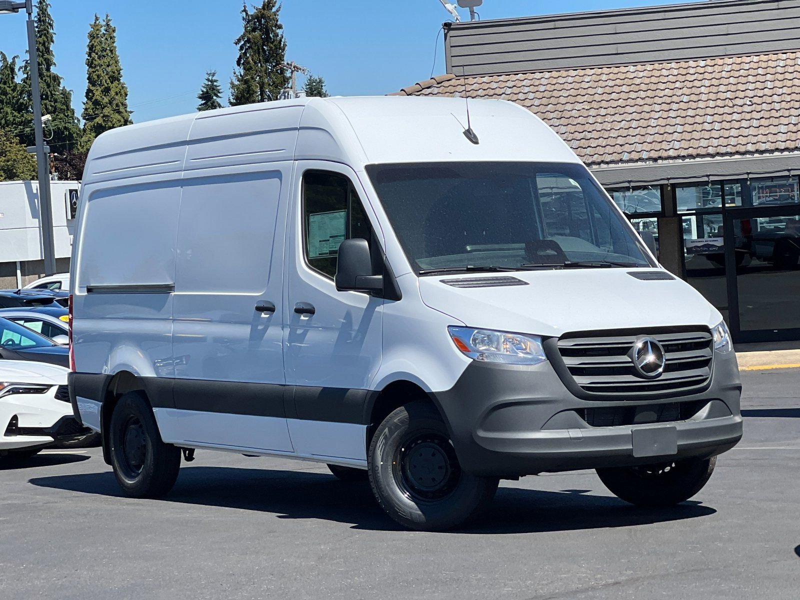 Used 2025 Mercedes-Benz Sprinter 2500 image 2