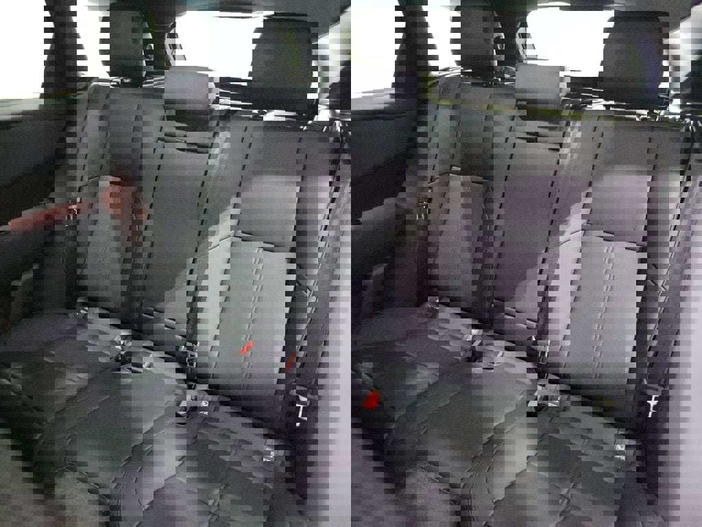 New 2026 Land Rover Range Rover Velar Dynamic SE image 22