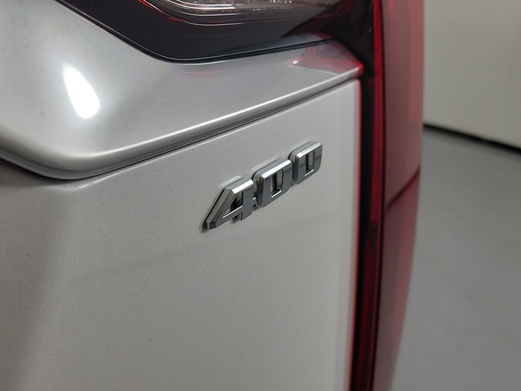 Certified 2024 Cadillac XT6 Premium Luxury w/ LPO, Floor Liner Package AWD/4WD image 7