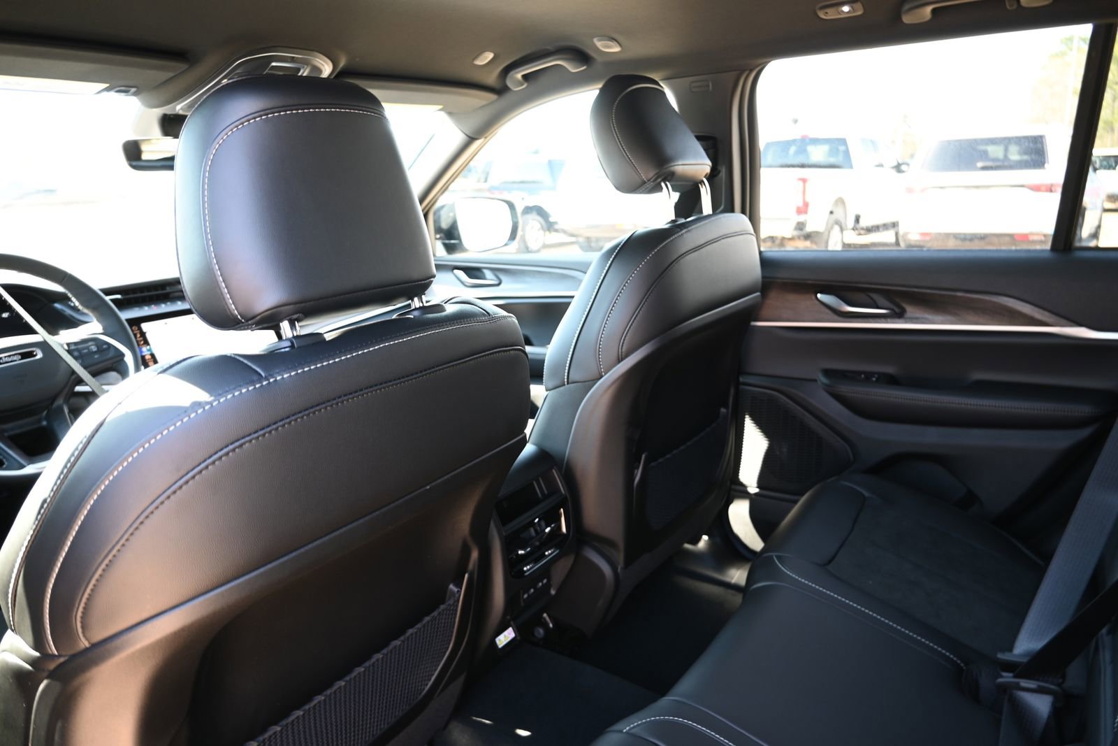 New 2026 Jeep Grand Cherokee Altitude AWD/4WD image 19