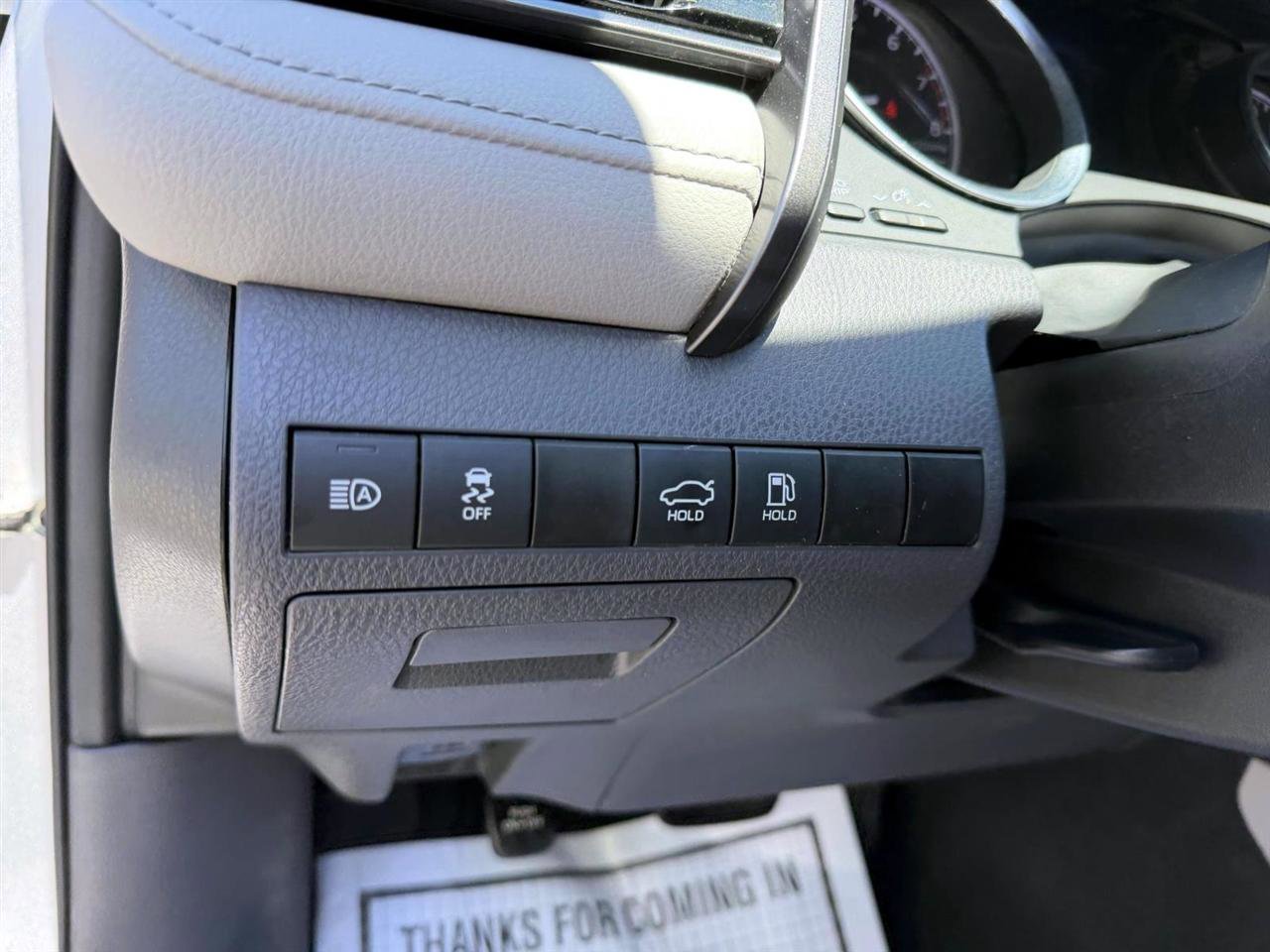 Used 2019 Toyota Camry SE w/ Protection Package (Q2) FWD image 18