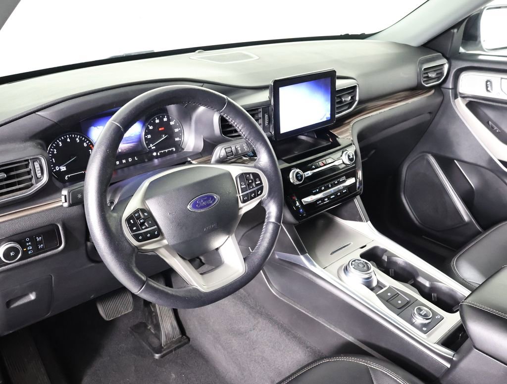 Used 2023 Ford Explorer Limited image 6