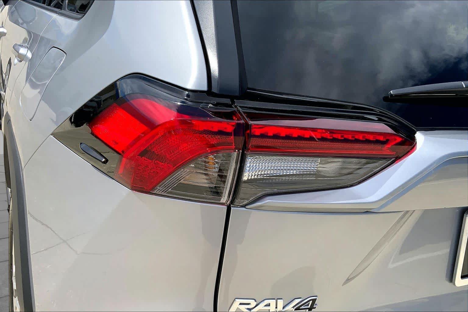 Used 2023 Toyota RAV4 XLE Premium FWD image 28
