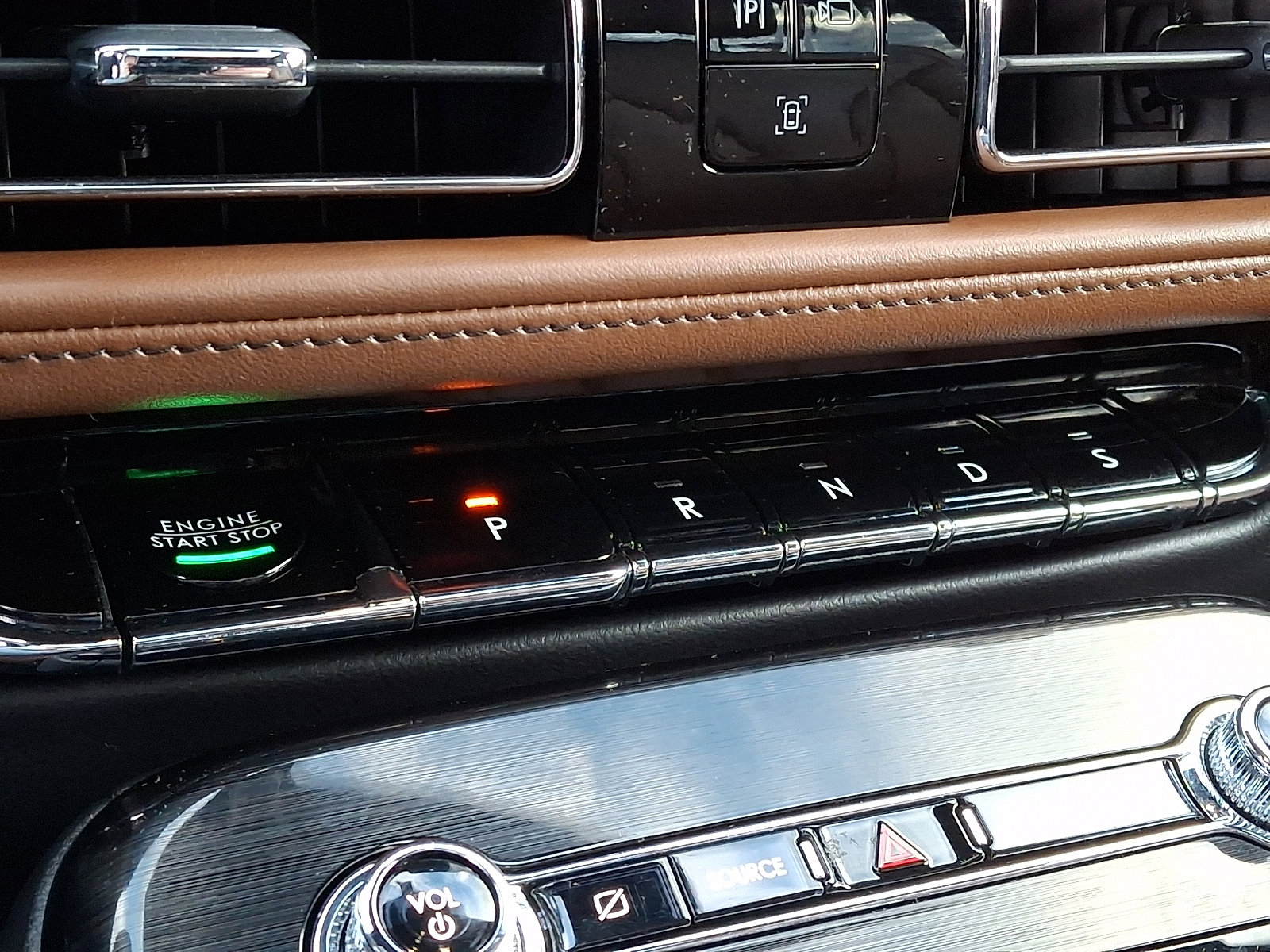 Certified 2023 Lincoln Nautilus Reserve w/ Equipment Group 201A image 18