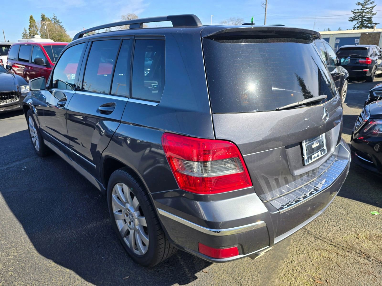 Used 2011 Mercedes-Benz GLK 350 4MATIC image 3