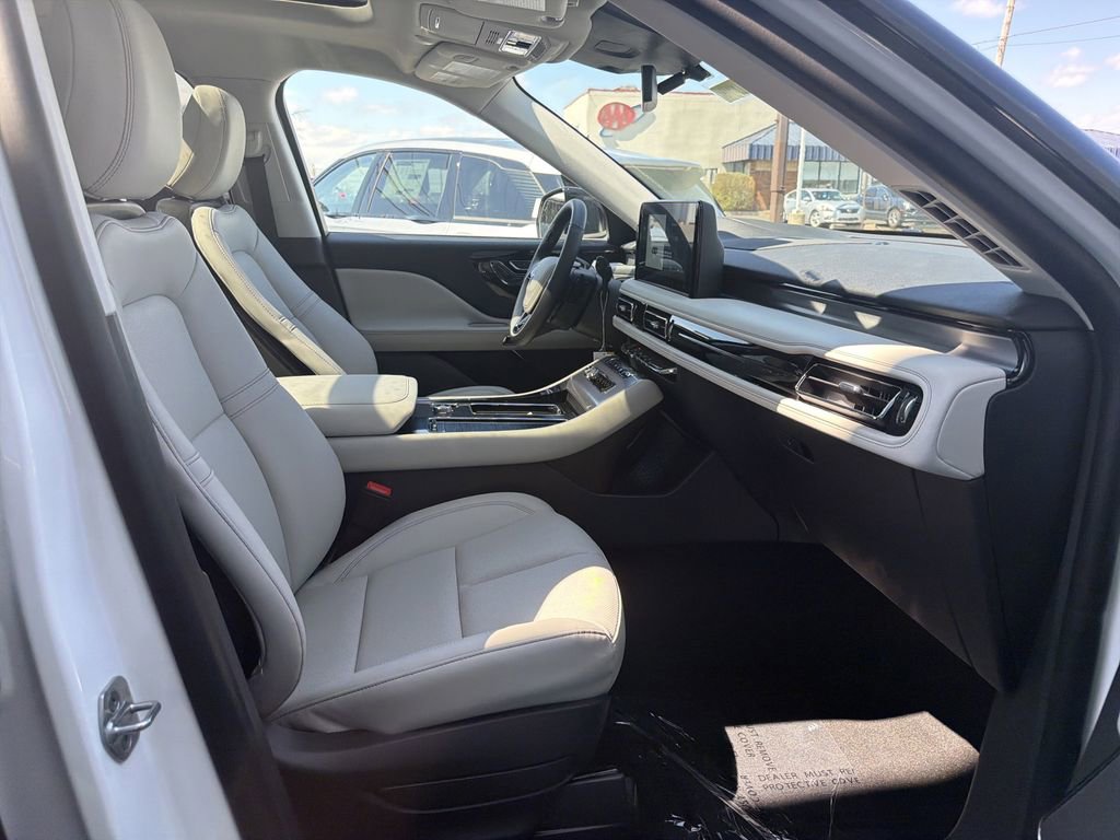New 2026 Lincoln Aviator AWD image 7
