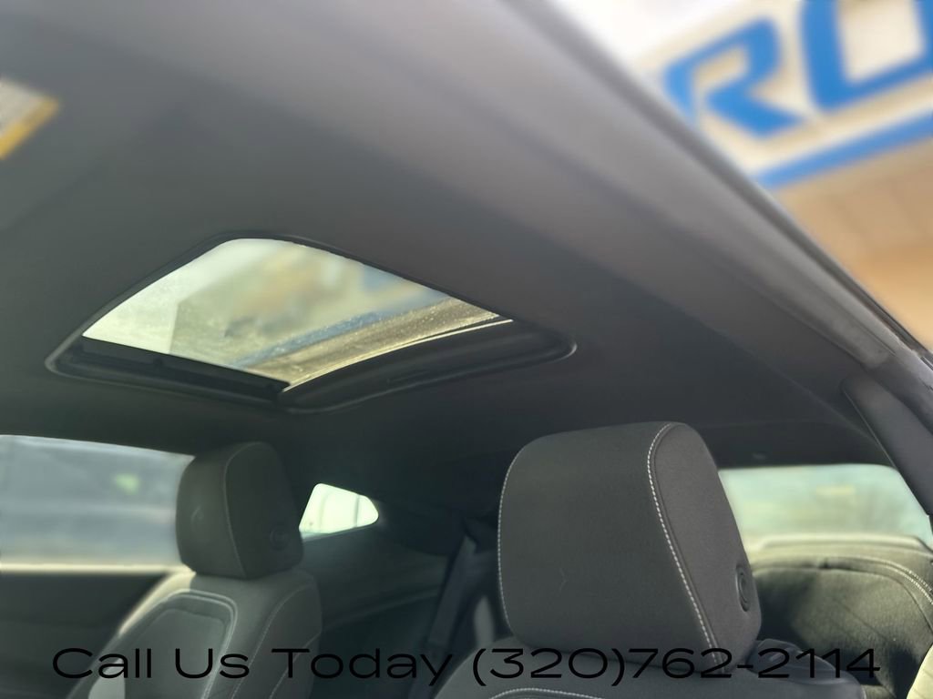 Used 2022 Chevrolet Camaro LT w/ RS Package image 9