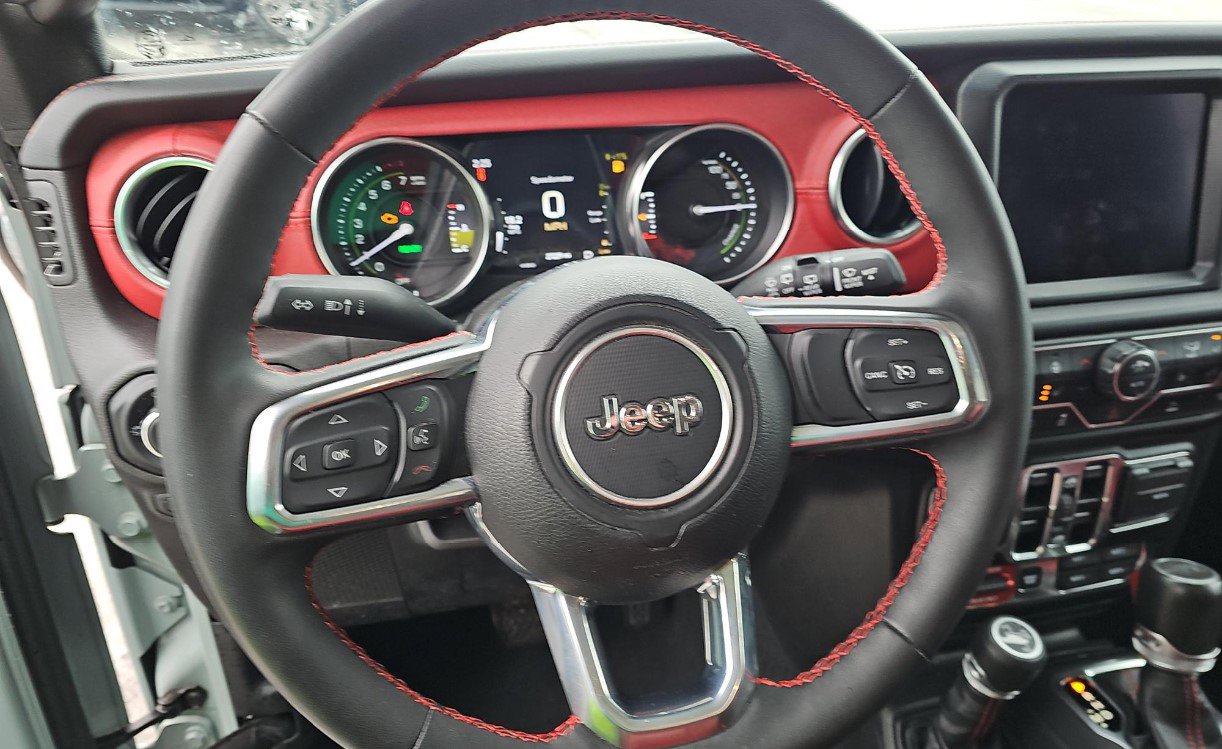 Used 2023 Jeep Wrangler Unlimited Rubicon 4xe image 8