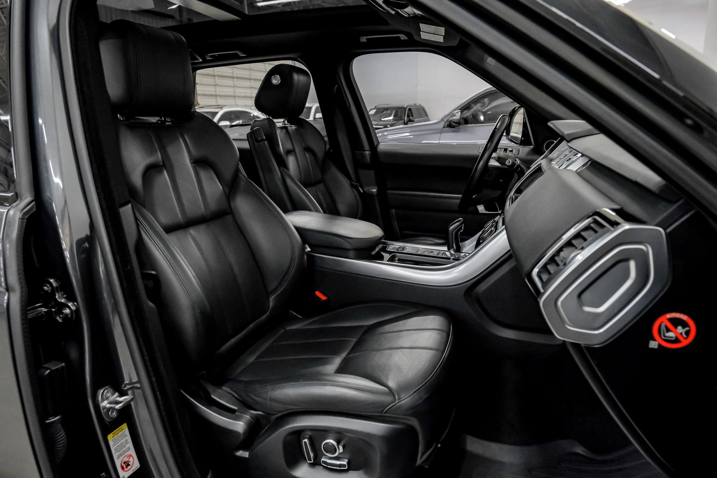 Used 2017 Land Rover Range Rover Sport HSE image 31