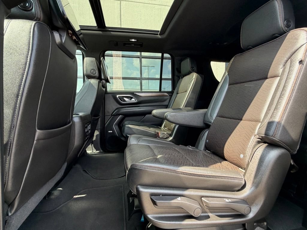 Used 2021 Chevrolet Suburban High Country AWD/4WD image 22