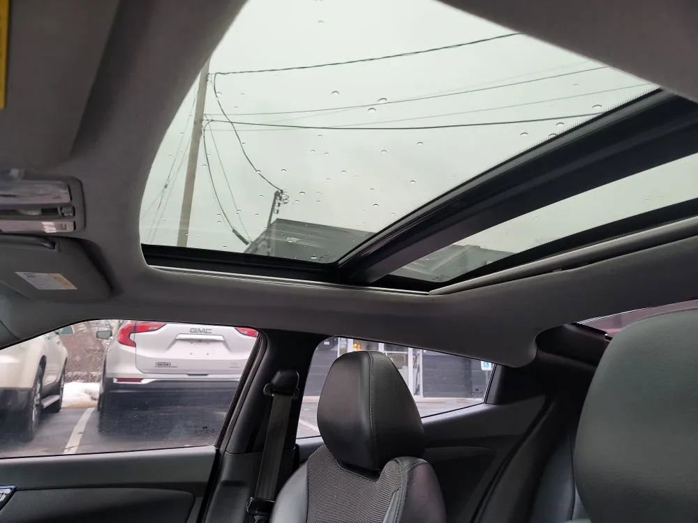 Used 2013 Hyundai Veloster w/ Style Pkg image 22