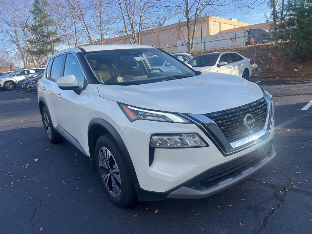 Used 2023 Nissan Rogue SV image 3