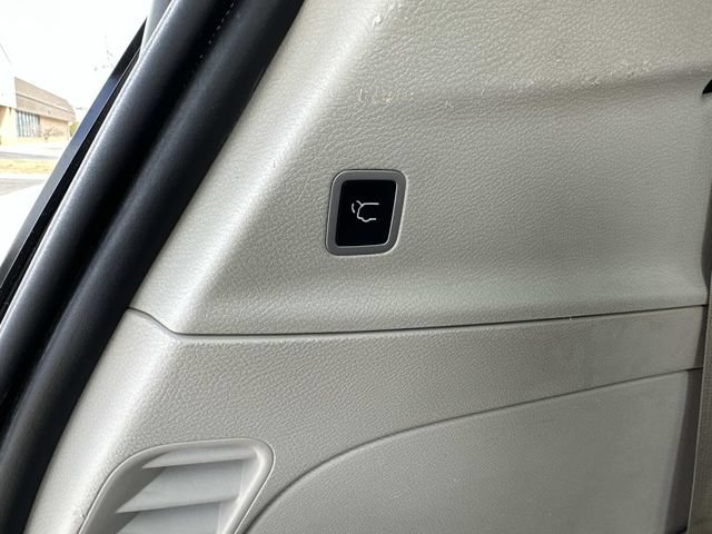 Used 2021 Chrysler Pacifica Limited AWD/4WD image 18