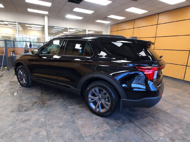 New 2026 Ford Explorer Active w/ Active Comfort Package AWD/4WD image 5