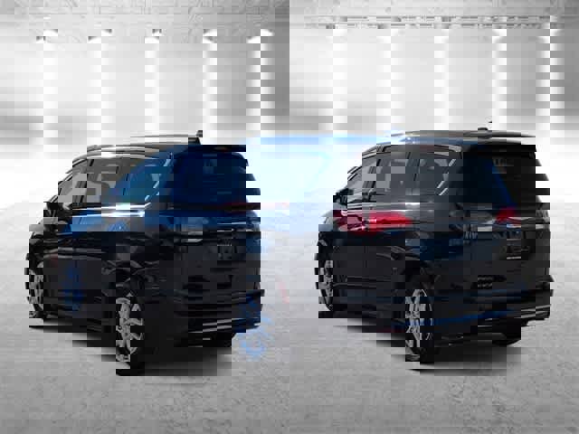 Used 2020 Chrysler Pacifica Touring image 6