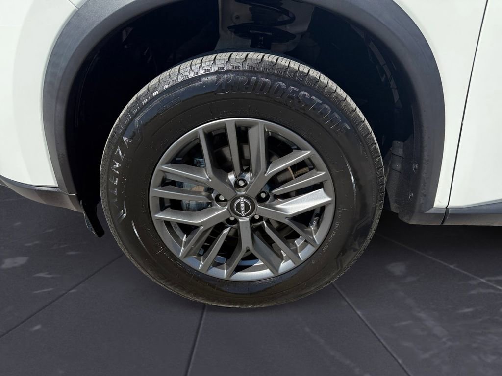 Used 2024 Nissan Rogue S FWD image 14