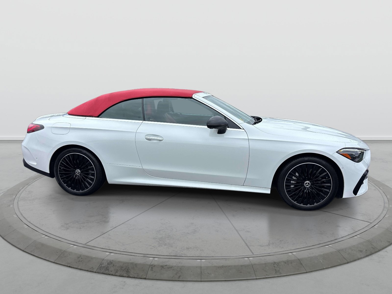 Used 2024 Mercedes-Benz CLE 450 4MATIC Cabriolet image 6