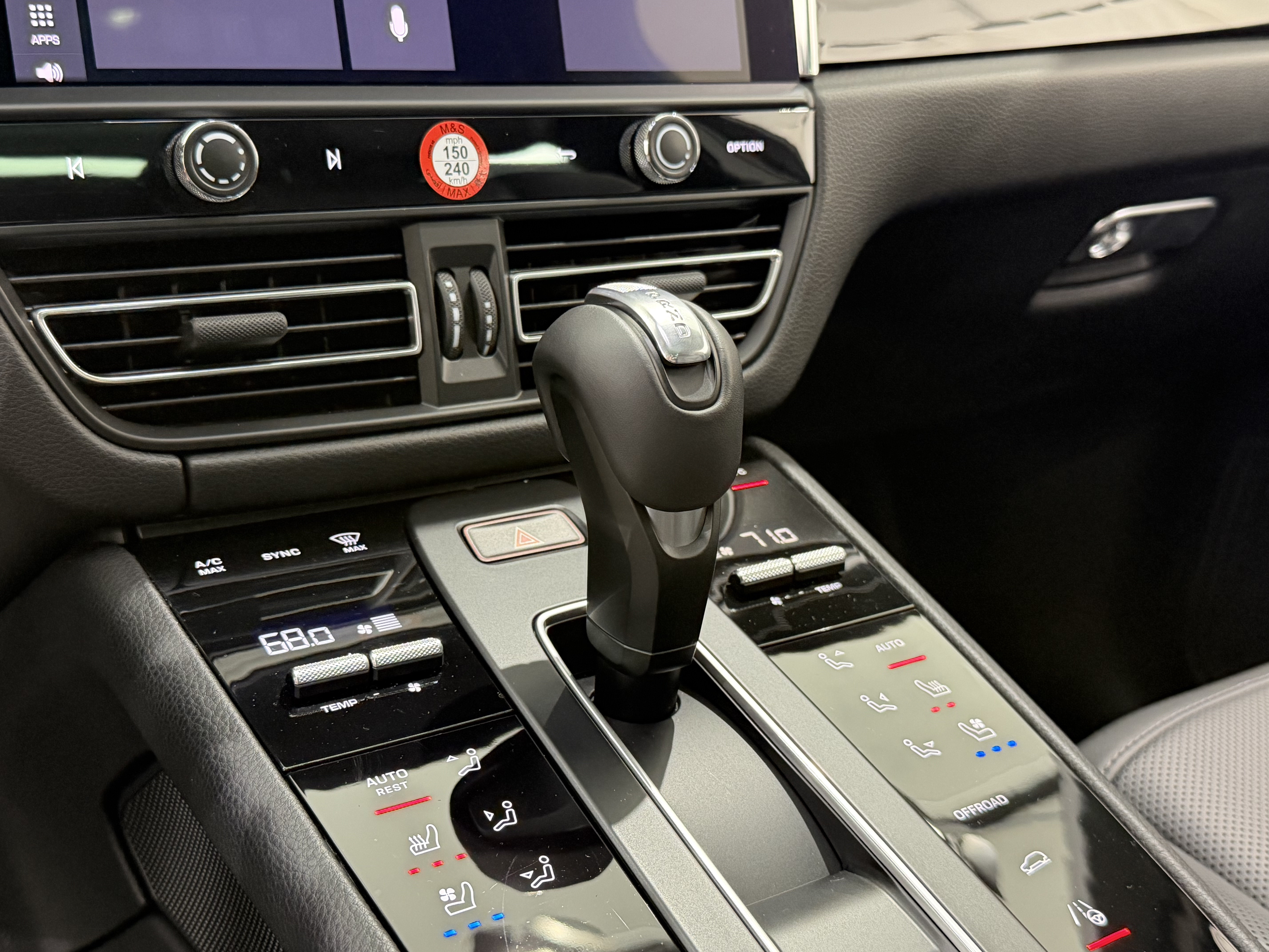 Certified 2026 Porsche Macan S AWD/4WD image 37