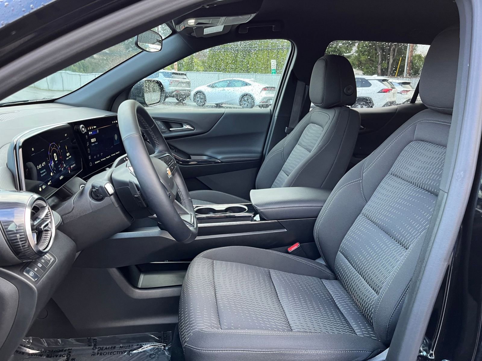 Used 2025 Chevrolet Equinox LT image 36