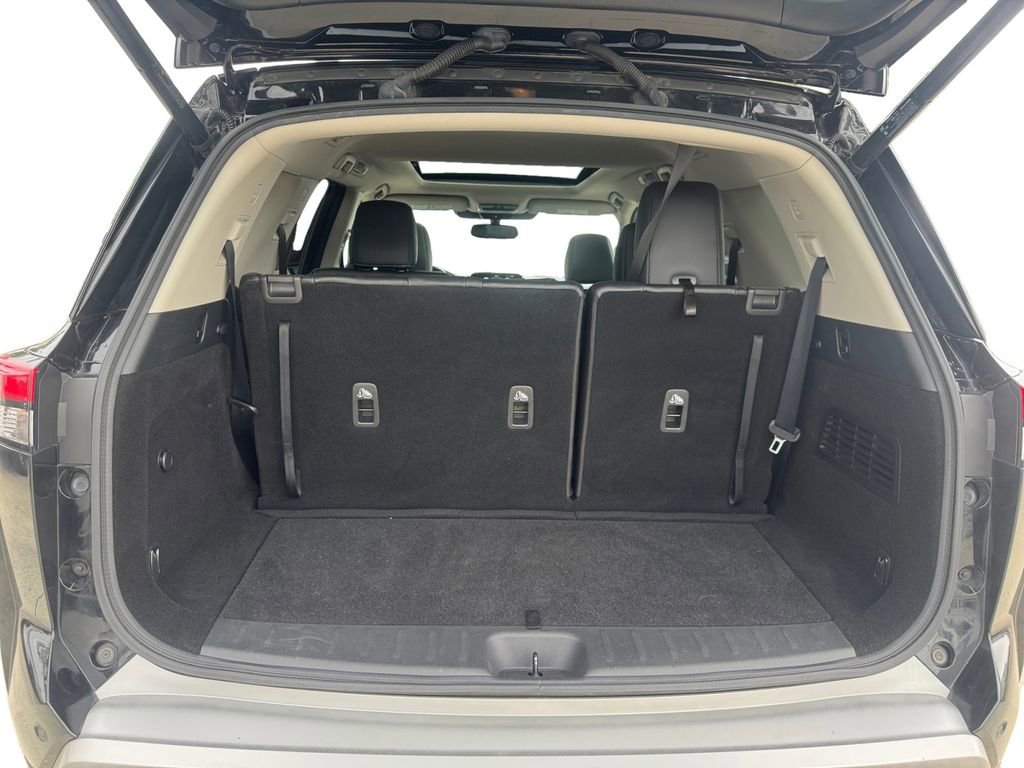 Used 2022 Nissan Pathfinder SL w/ SL Premium Package FWD image 18