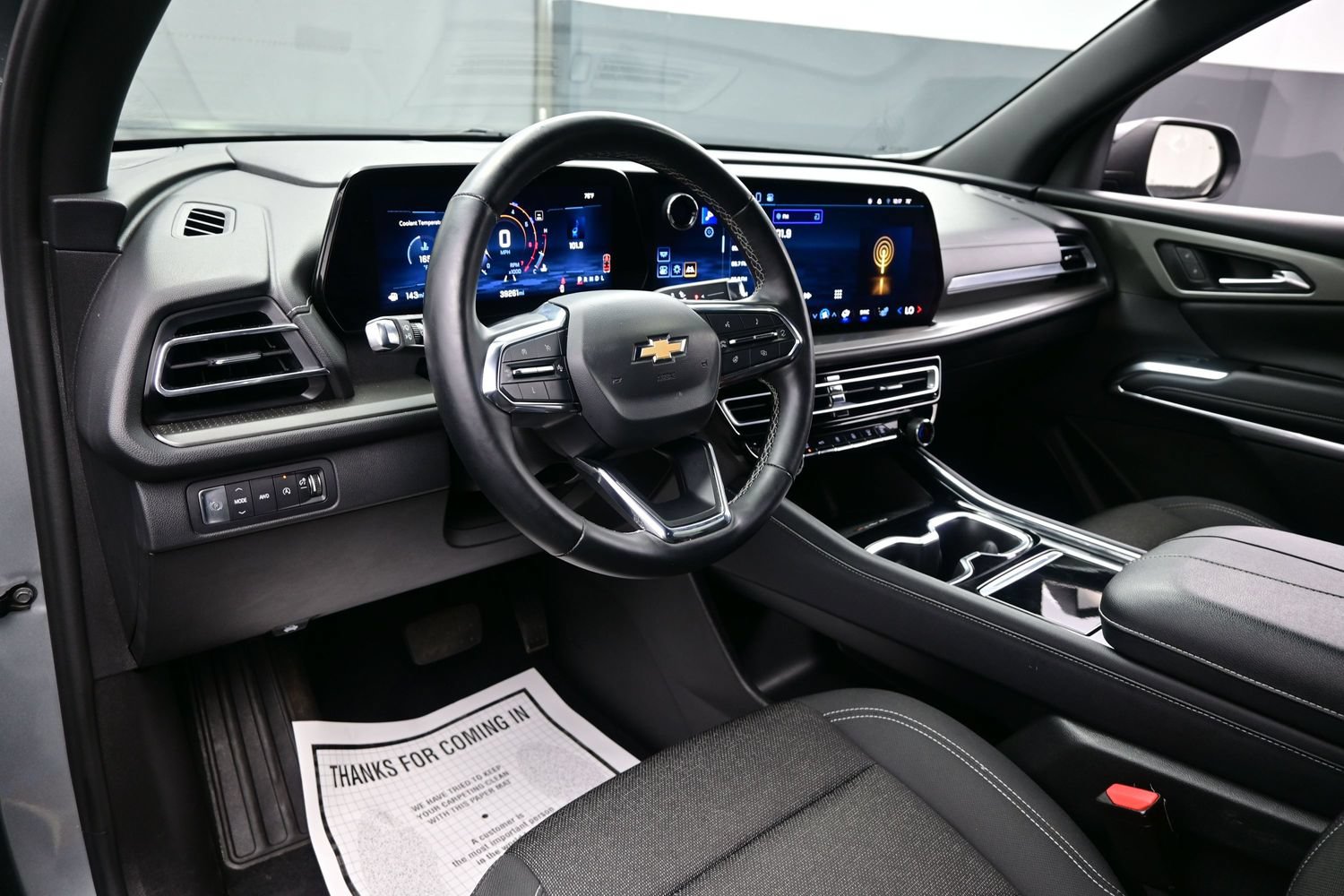 Used 2024 Chevrolet Traverse LT AWD/4WD image 16
