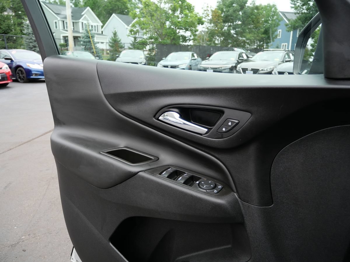 Used 2021 Chevrolet Equinox LT w/ Driver Convenience Package AWD/4WD image 15