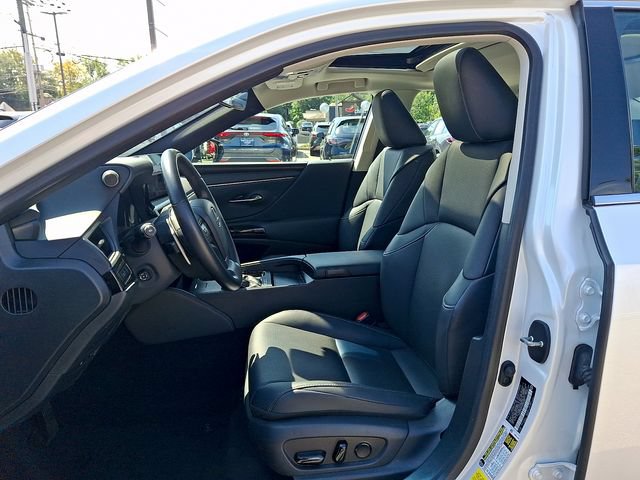 Used 2025 Lexus ES 350 w/ Premium Package FWD image 13