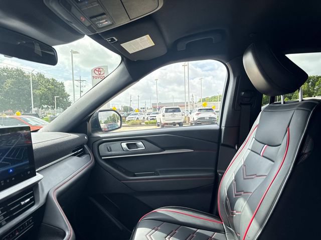 Used 2025 Ford Explorer ST-Line w/ ST-Line Street Pack AWD/4WD image 23