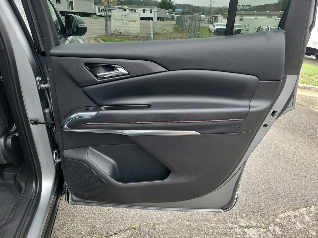 Used 2025 Chevrolet Traverse Z71 w/ LPO, Floor Liner Package image 38