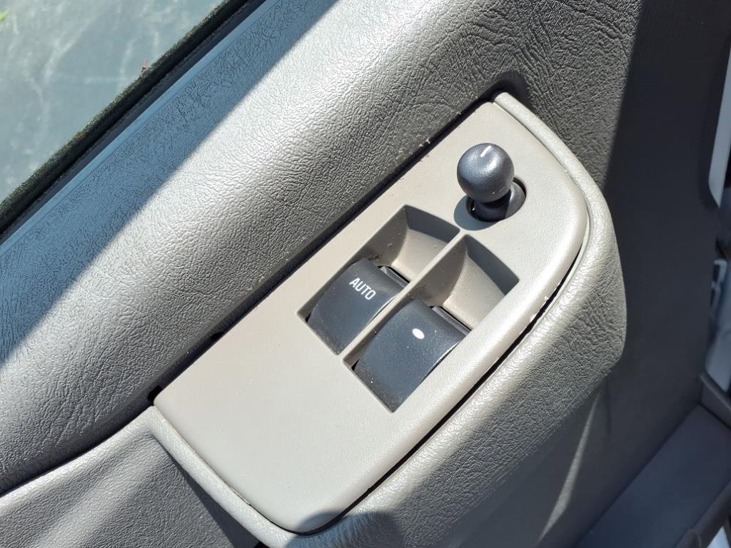 Used 2024 Chevrolet Express 2500 w/ Driver Convenience Package image 17