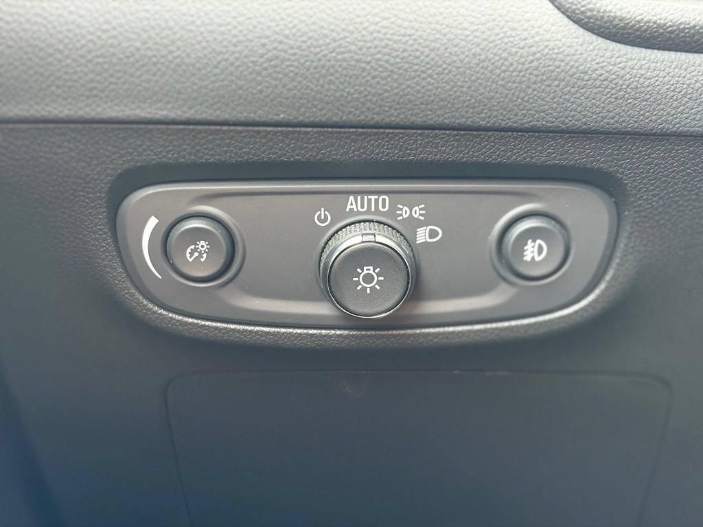 Used 2023 Buick Encore GX Essence w/ Advanced Technology Package AWD/4WD image 29