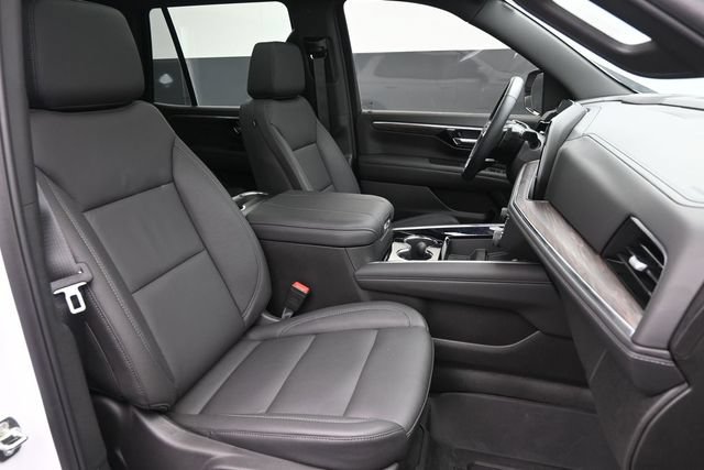 Used 2026 Chevrolet Tahoe Z71 w/ Comfort Package AWD/4WD image 34